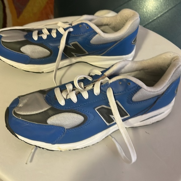 New Balance 498 - Picture 2 of 5